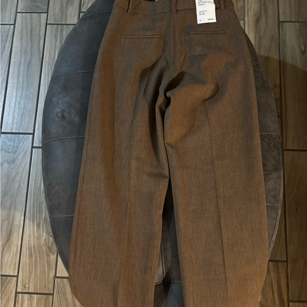 Aritzia Low-Rise the Effortless Pant (Re)ssential - Picture 6 of 11